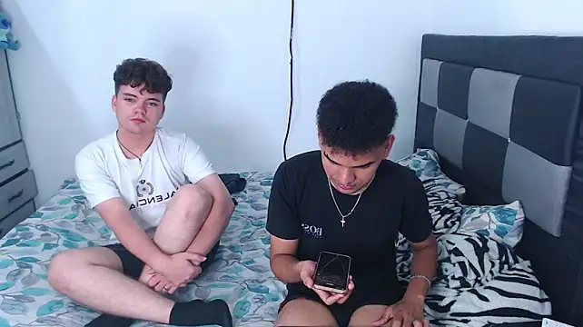 apoloandhansel's Live XXX Chat