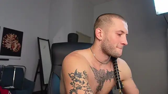 Igor_Wilde লাইভ XXX চ্যাট