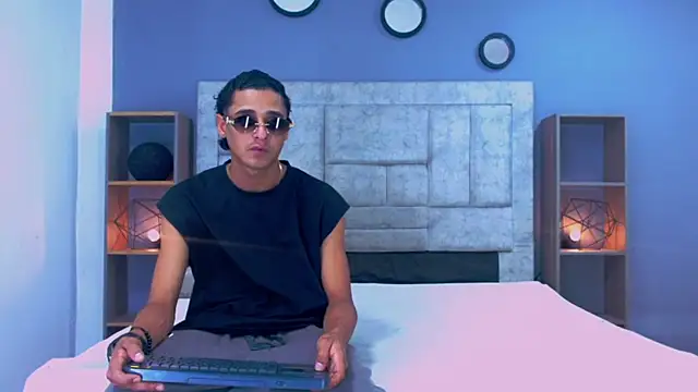 Maximo_Juli Live XXX-chat