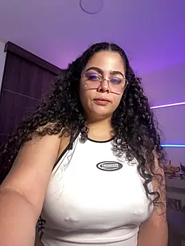 Angels_Emily Adlı Modelin Canlı XXX Sohbeti