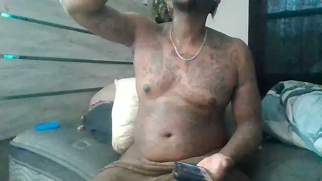 zdaddymm Show in webcam