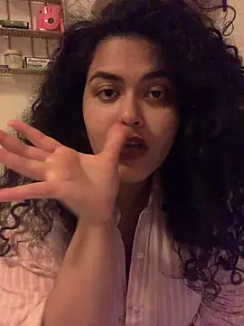 Curvydesifromgermany's Live XXX Chat