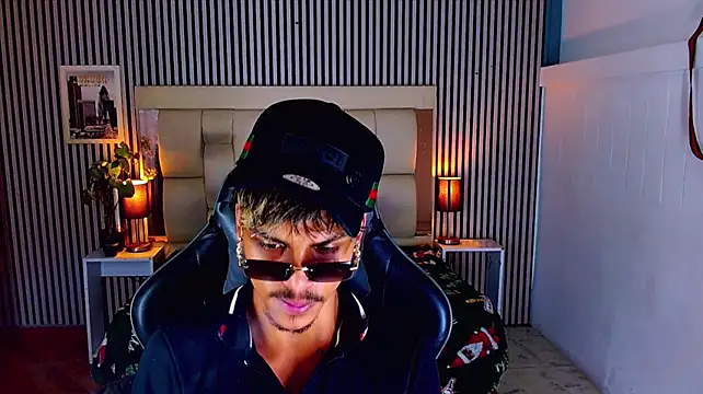 צ'אט XXX בשידור חי של Angel_foxc13