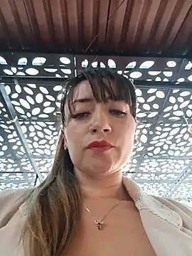 tata_sanz_'s Live XXX Chat
