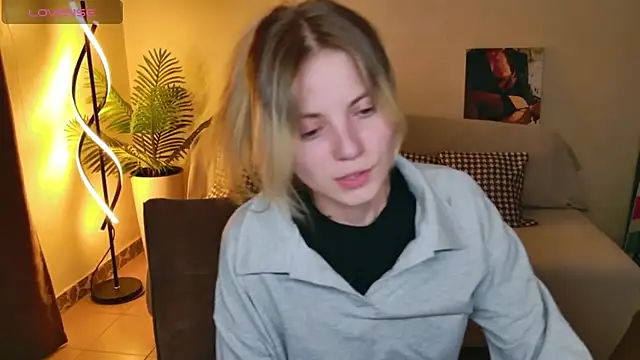 LisaRainbow Chat XXX in diretta