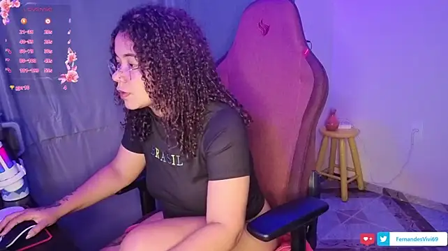 Chat +18 de VitoriaFernandes ao vivo