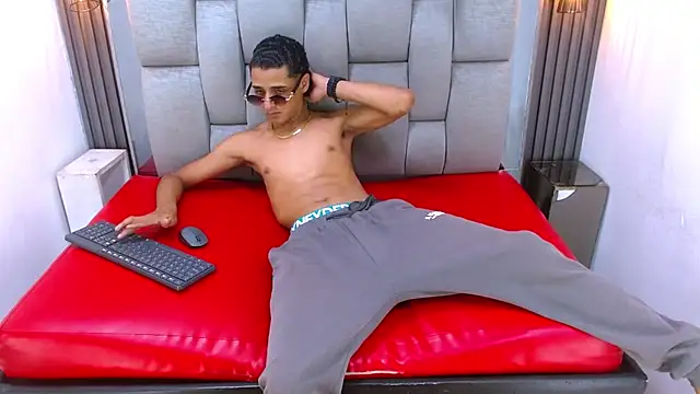 Maximo_Juli Live XXX-chat