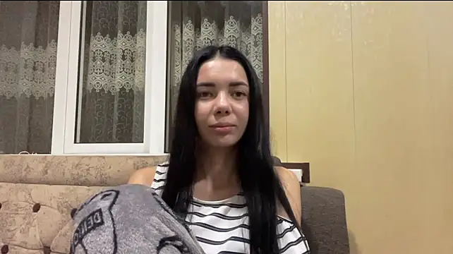 HazelRhoten's Live XXX Chat