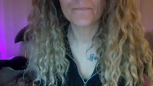 MyManCave Live XXX Chat