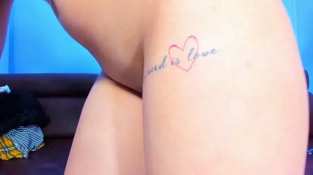 Živý XXX chat LOLIIPOOPP18