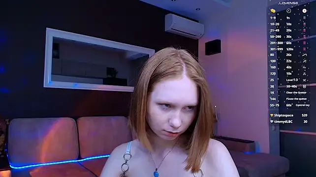 FoxyMira's Live XXX Chat