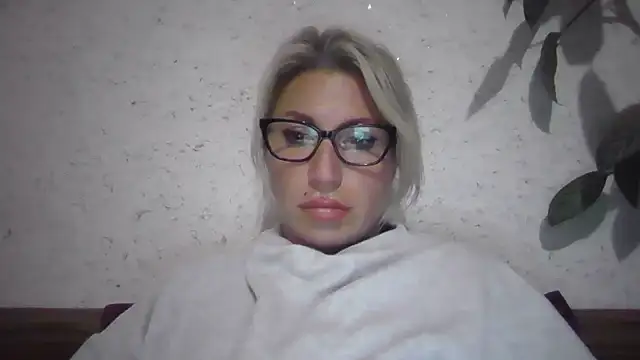 fox_red_lady7's Live XXX Chat