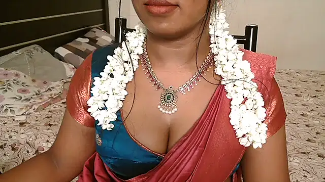 Dhiyapink 现场XXX聊天