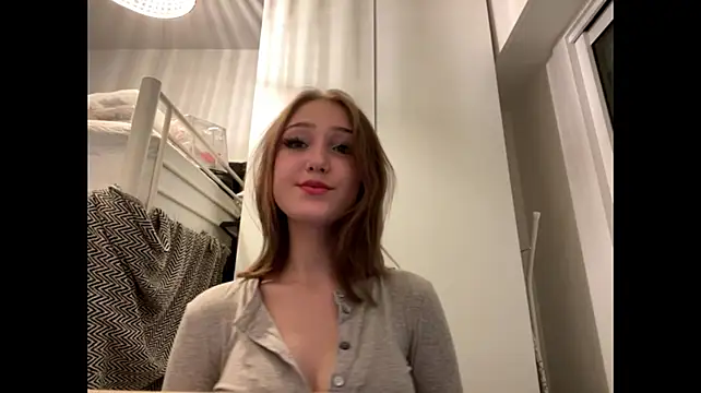 sereneglowz Adlı Modelin Canlı XXX Sohbeti