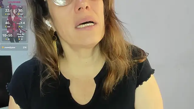צ'אט XXX בשידור חי של kaylaMinov_