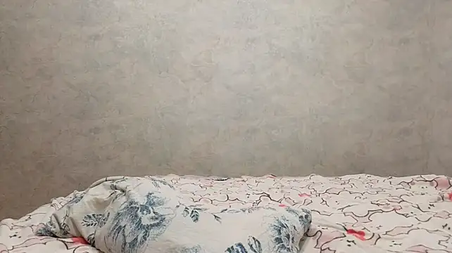 UnaQuent Adlı Modelin Canlı XXX Sohbeti