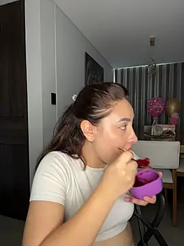 צ'אט XXX בשידור חי של AnushaKumari