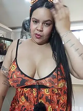 צ'אט XXX בשידור חי של ASIAKIT