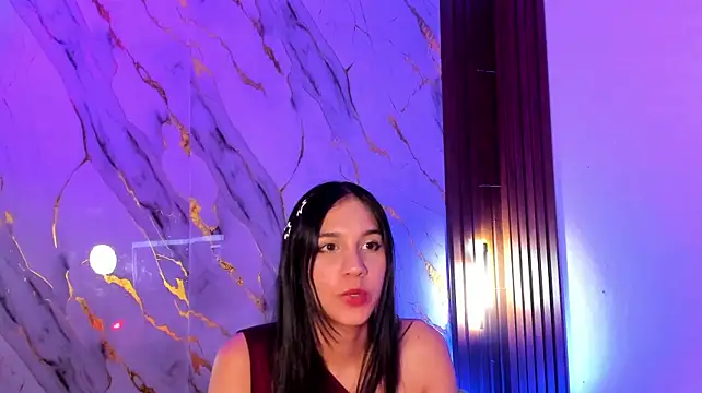 EmmiicuteのライブXXXチャット
