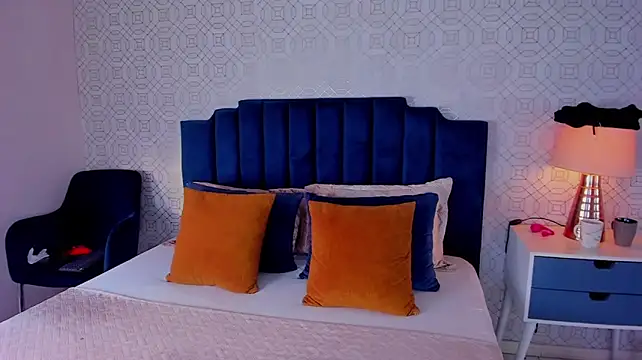 laylaanddanielsls: απευθείας συνομιλία ΧΧΧ