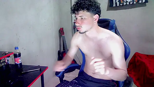 Chat XXX en directo de Atom_Hot