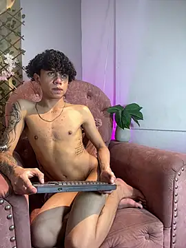 _taylor_black Chat XXX live