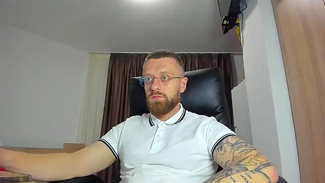 XXX chat uživo modela Findom_guy