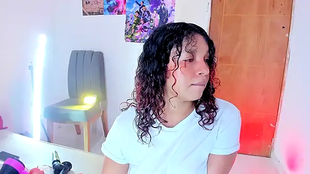 Emily_Coper18's Live XXX Chat