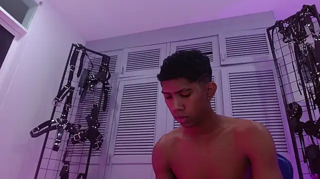 Živý XXX chat skiper_monstercock