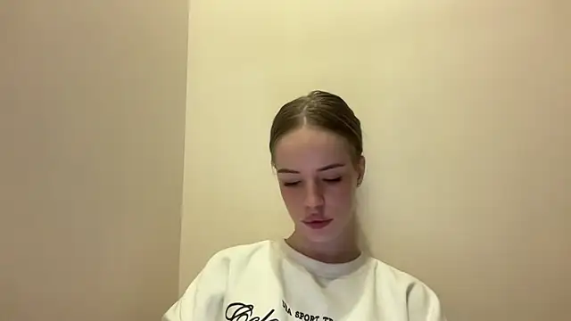 Moonveil_ Chat XXX in diretta