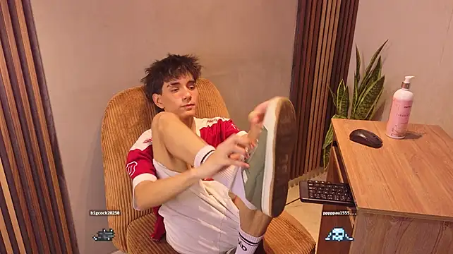 christopher_robin4 Adlı Modelin Canlı XXX Sohbeti