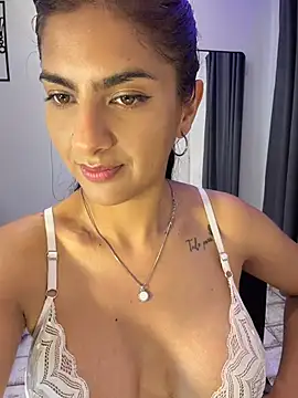 chicachocolate01n Live XXX chat