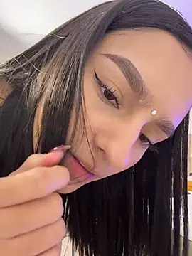Chatroom XXX en direct de Valentina_carter1