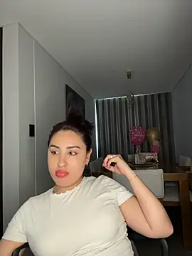 AnushaKumari 现场XXX聊天