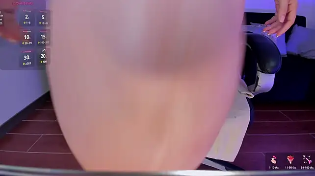 XXX chat uživo modela MorganHicks