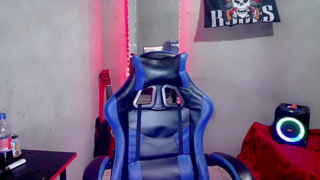 Chat +18 de Atom_Hot ao vivo
