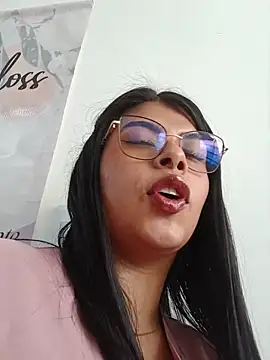 SOFIA-11_ Live XXX-chat