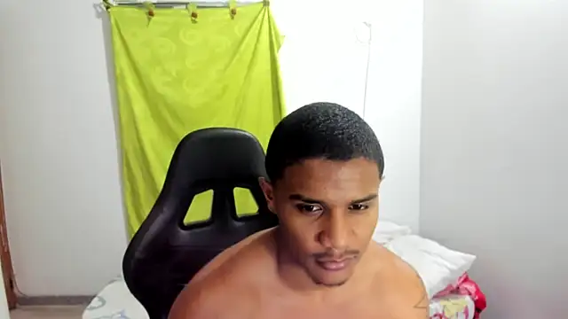 Chat +18 de corzoethan ao vivo