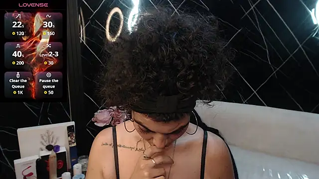 Miistik_'s Live XXX Chat