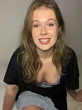 HannahMontana18's Live XXX Chat