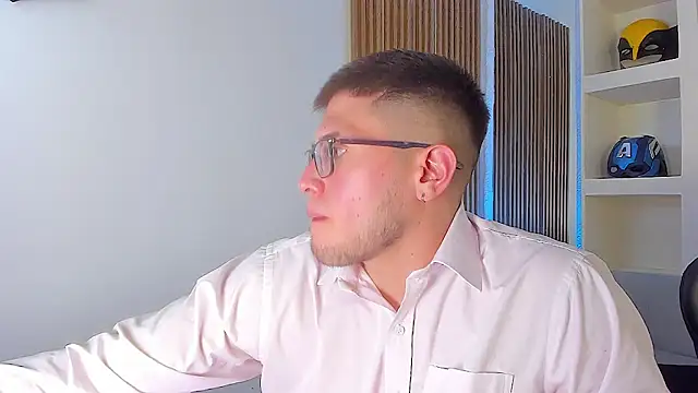 SebastianMaximoff_ élő XXX-chatje
