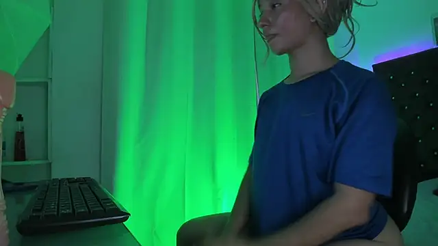 BellaRoge live XXX chat