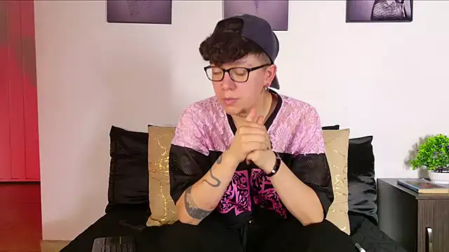 צ'אט XXX בשידור ח י של alex_noa