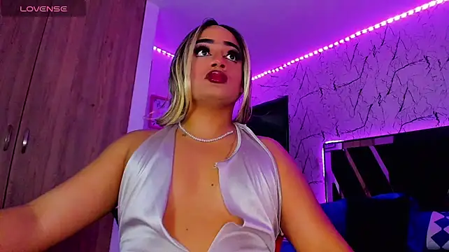 XXX chat uživo modela Amber_bigdick22