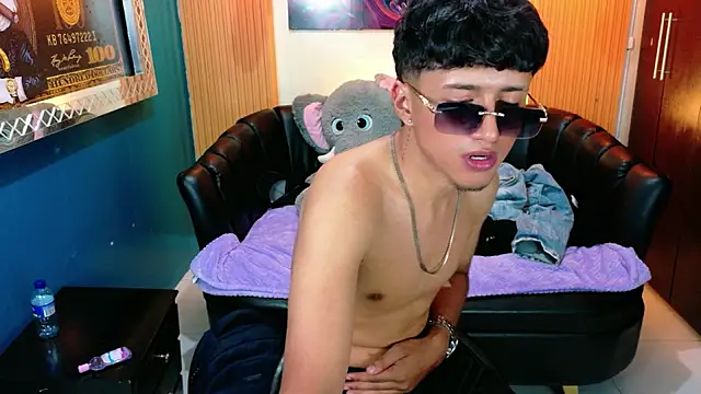 Chat +18 de Mr_Dylan1 ao vivo
