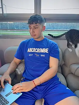 XXX chat uživo modela OLIVER_K