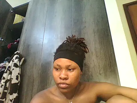 Chat +18 de Juicyy_afriq ao vivo