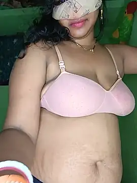 juhi06 Adlı Modelin Canlı XXX Sohbeti