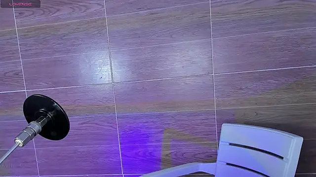 Violet_Fiore élő XXX-chatje