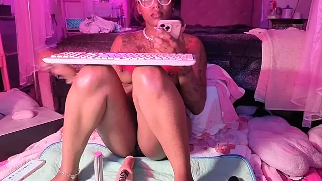 VixenCapri's Live XXX Chat